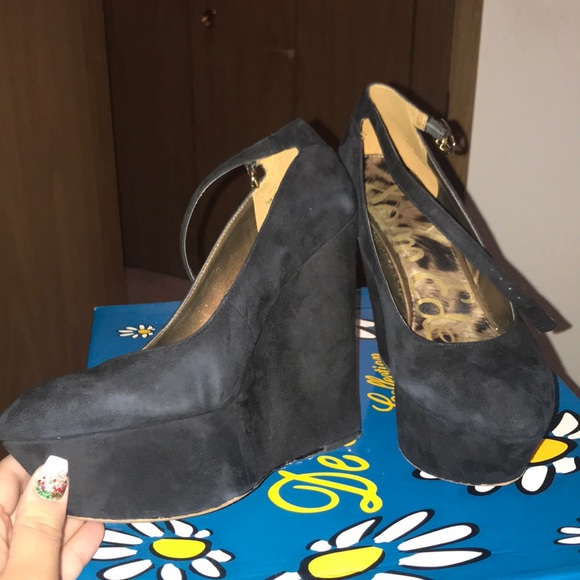 Sam Edelman Suede Black Wedges - Picture 2 of 6